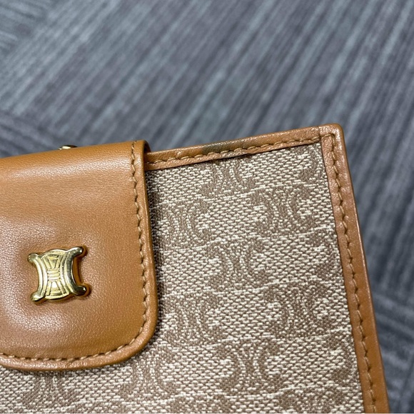 Vintage Celine compact wallet - Picture 4 of 13